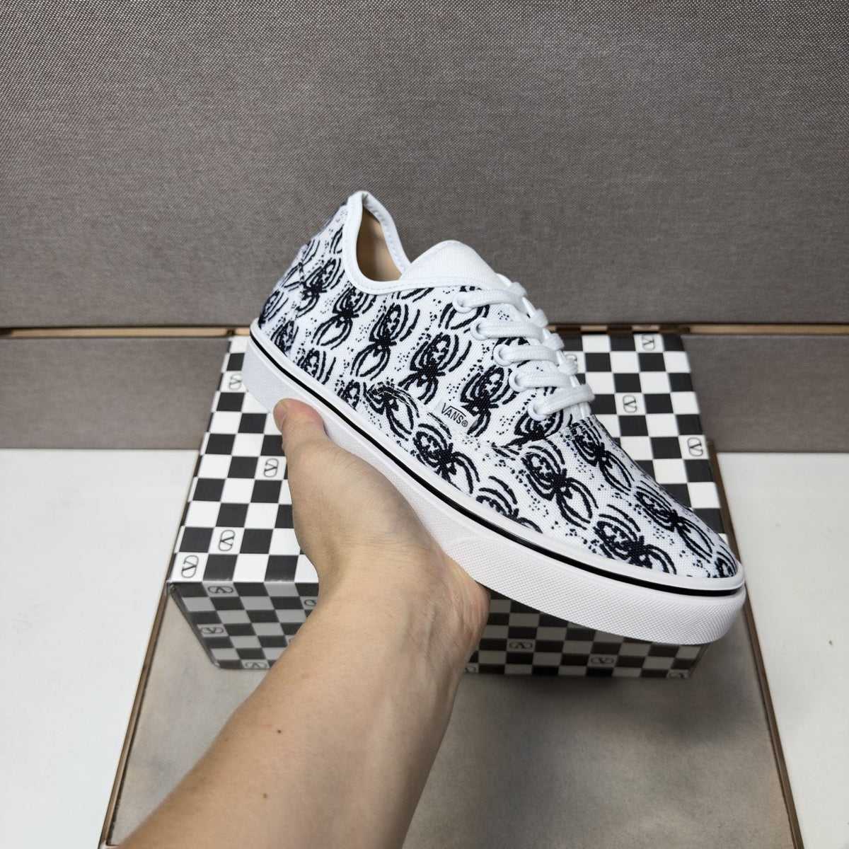 Vans Black Graphic Print Low-Top Sneakers — model