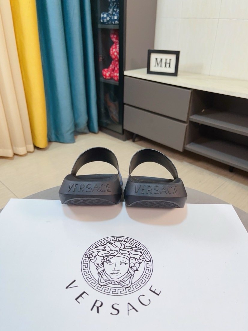 微商相册测试鞋子-Versace Men's Graphic Slide Sandals — back
