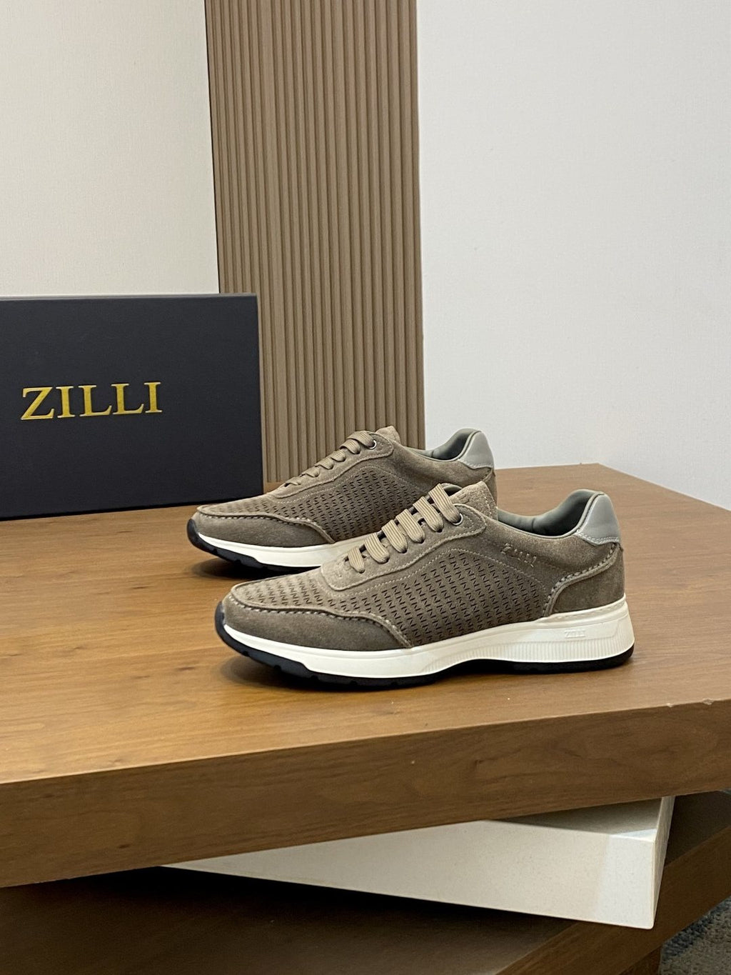 ZILLI Black Textured Low-Top Sneakers — front